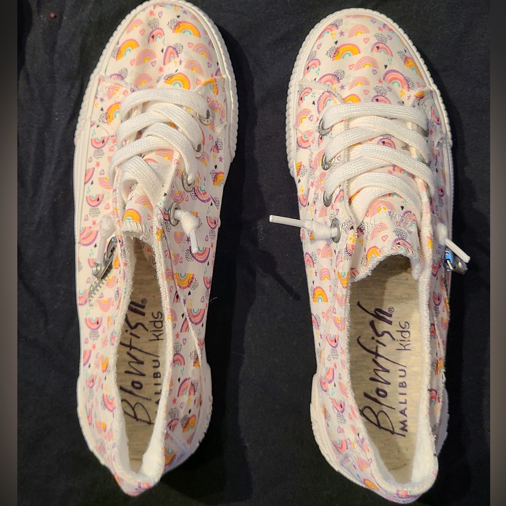 Blowfish Malibu kids shoes size 5 rainbow pattern